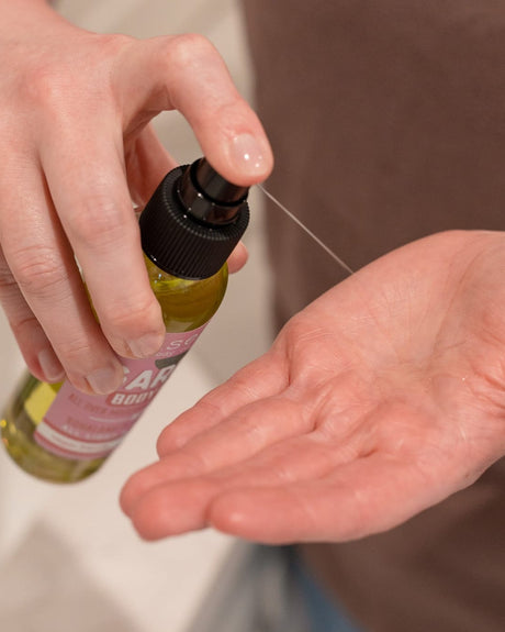 Rinse Gardenia natural body oil - lightweight moisture that absorbs fast - alternate angle