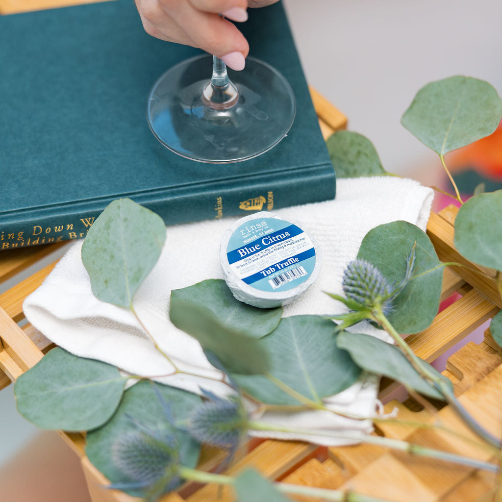 Rinse Blue Citrus bath bomb - fizzy moisturizing soak - alternate angle