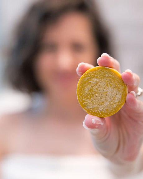 Citrus natural conditioner bar from Rinse - plastic-free hair care