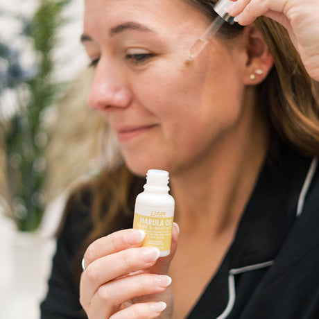 natural facial oil serum in Marula by Rinse Bath & Body - detail view