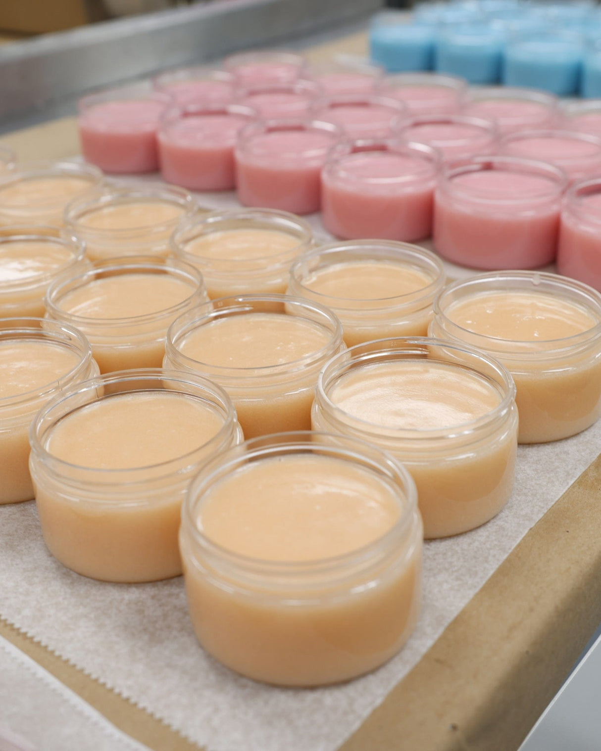 Rinse Coconut Mango natural sugar scrub - gentle exfoliation for soft skin - detail view