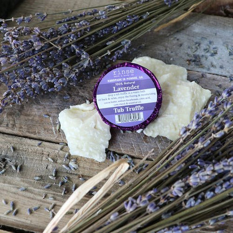 Lavender bath bomb from Rinse - cocoa butter infused - detail view