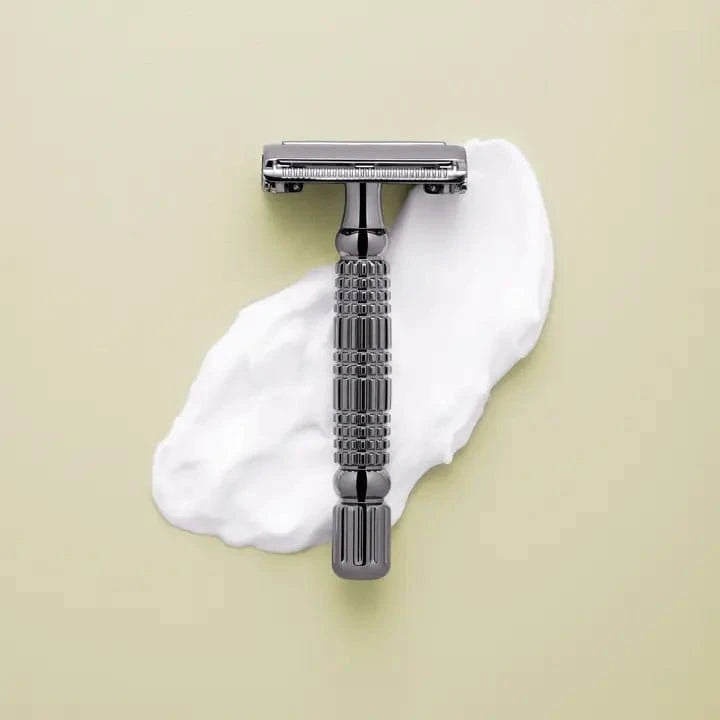 Rinse R1 Razor - handmade natural product - lifestyle shot