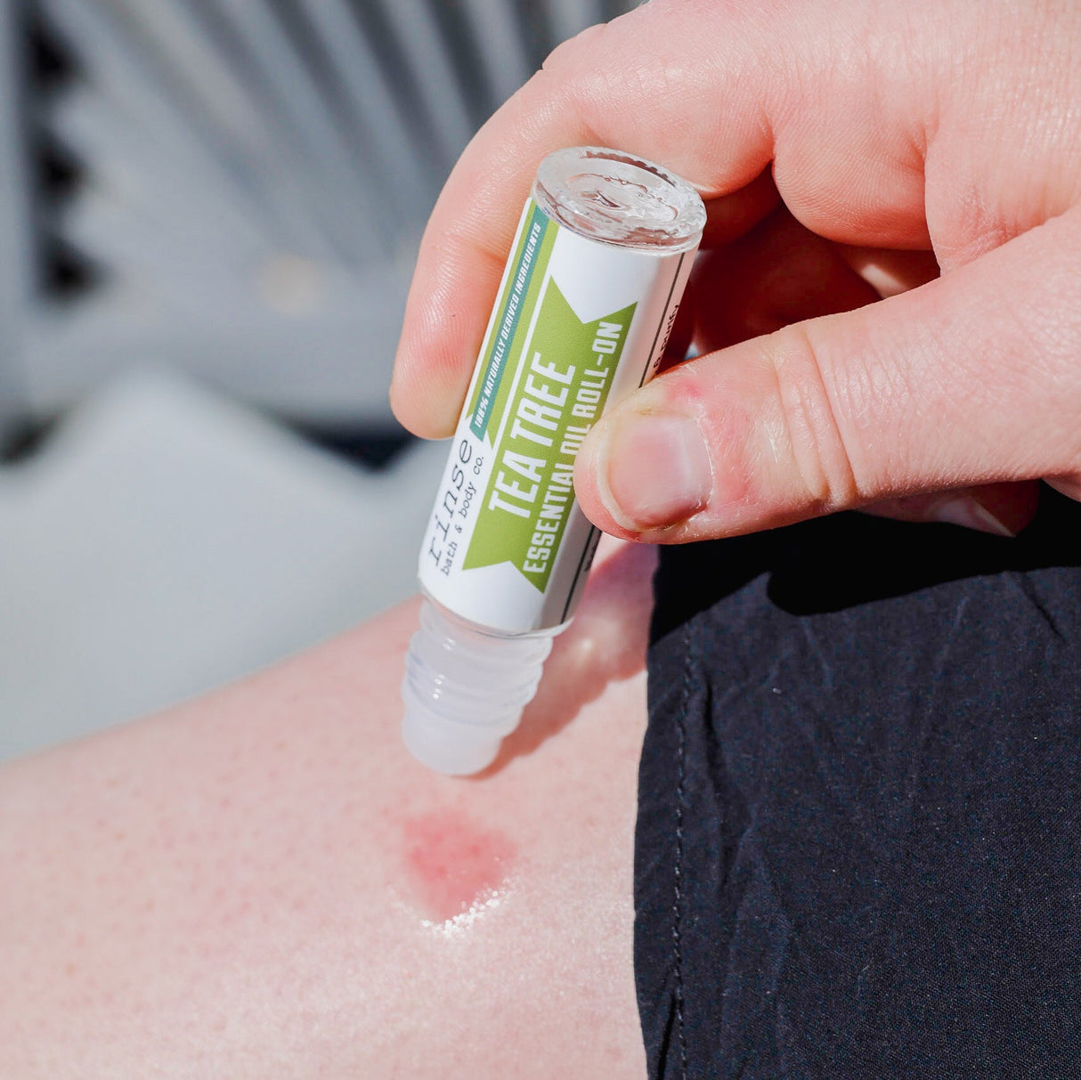 Rinse Tea Tree essential oil roll-on - targeted aromatherapy - alternate angle