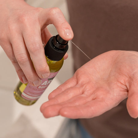 Rinse Gardenia natural body oil - lightweight moisture that absorbs fast - alternate angle