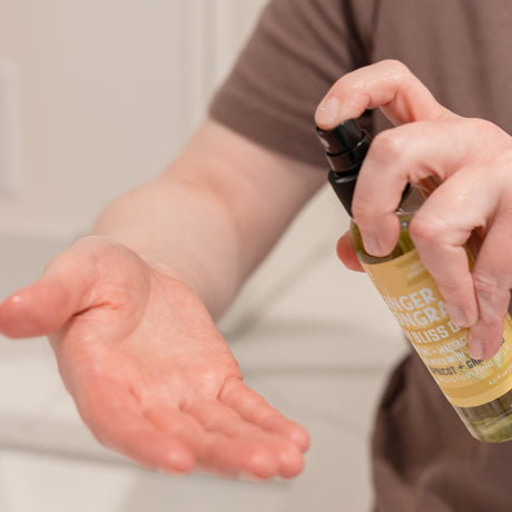 Rinse Ginger Lemongrass natural body oil - lightweight moisture that absorbs fast - alternate angle