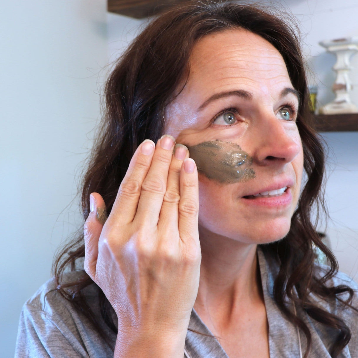 Dead Sea Mud 2 Oz natural face mask from Rinse - clay and botanical blend - texture close-up