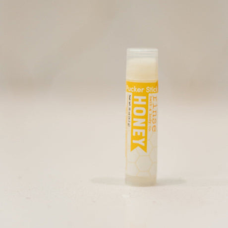 Honey natural lip balm from Rinse - nourishing lip care - detail view