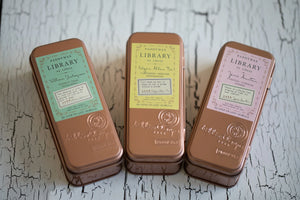 Library Author Candle Soy Wax 2oz Tin from Rinse - family-made since 2003 - texture close-up