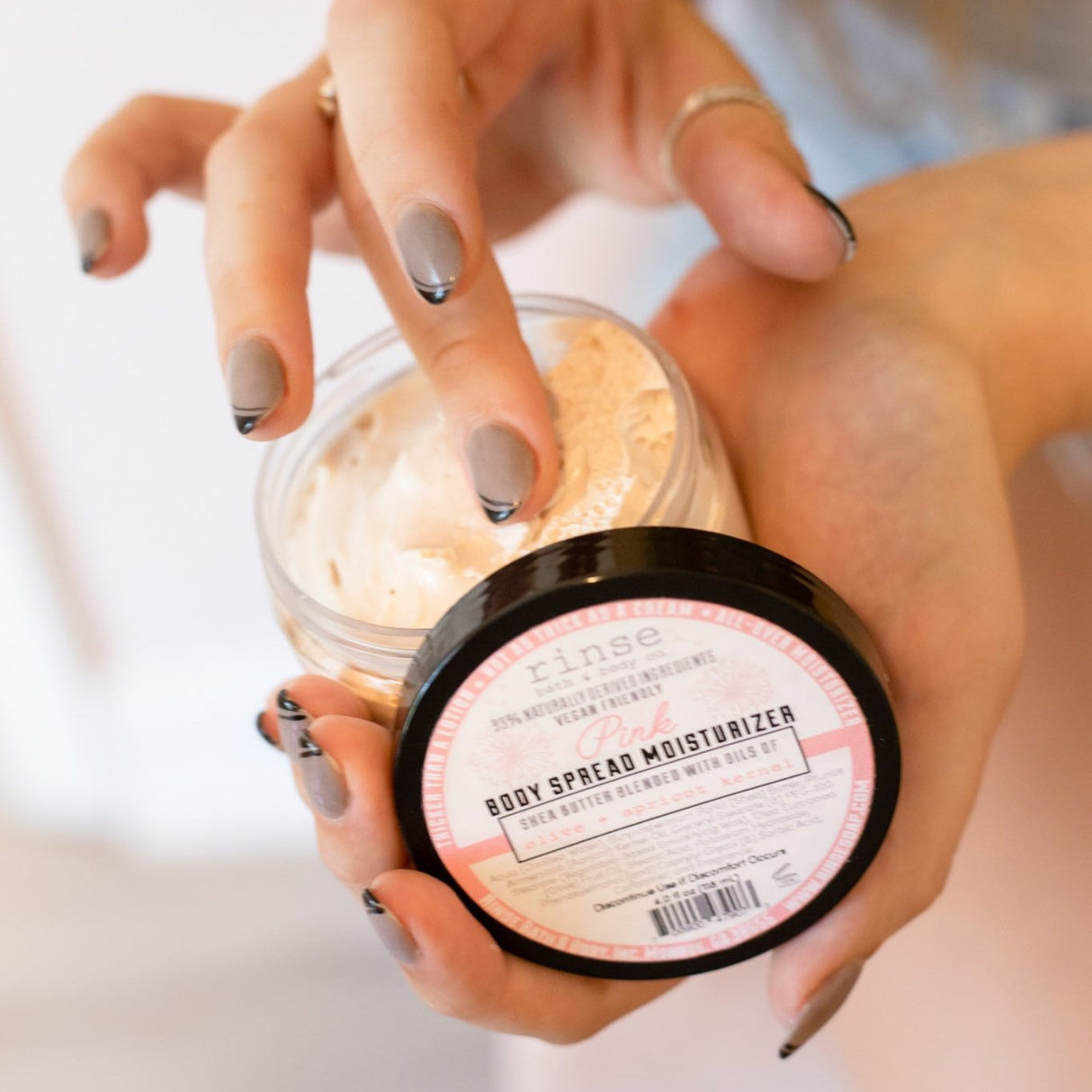 Tester - Body Spread from Rinse - family-made since 2003 - lifestyle shot